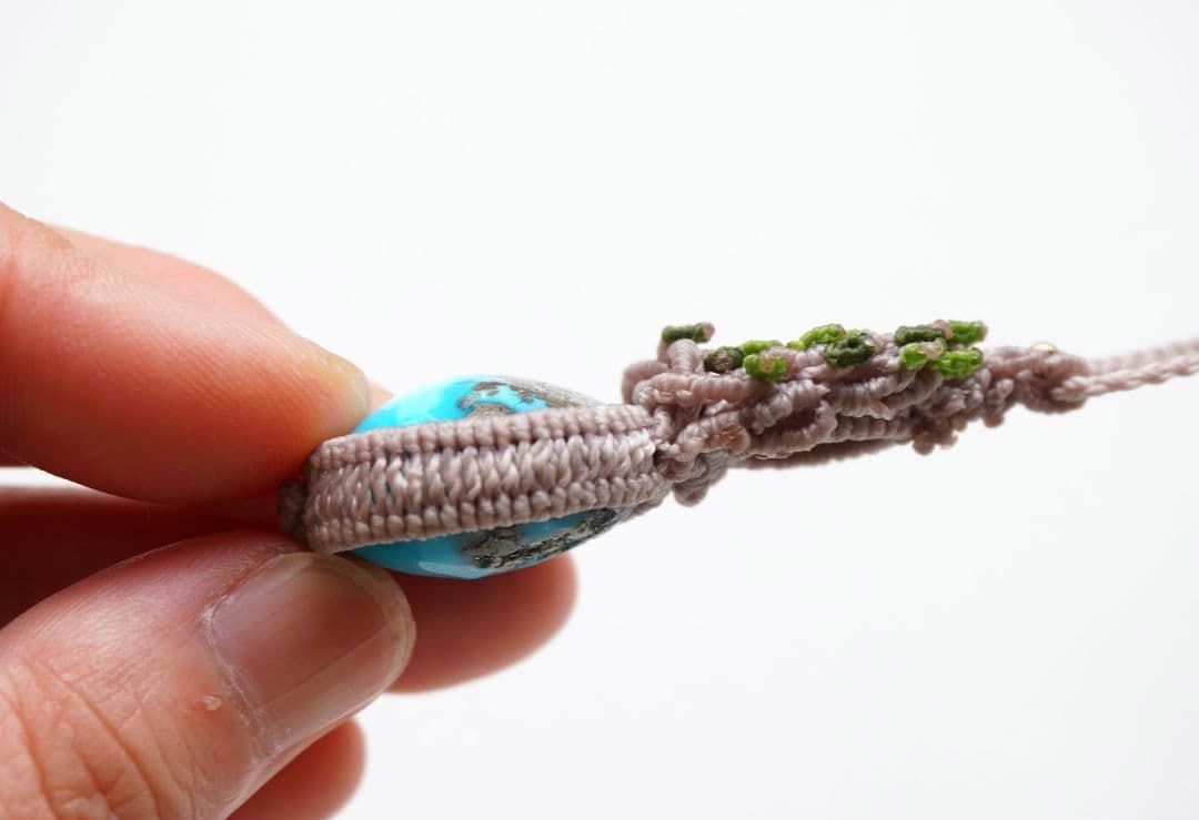 《空と大地の間に》イラン産&チベット産　ターコイズ　マクラメ　ネックレス