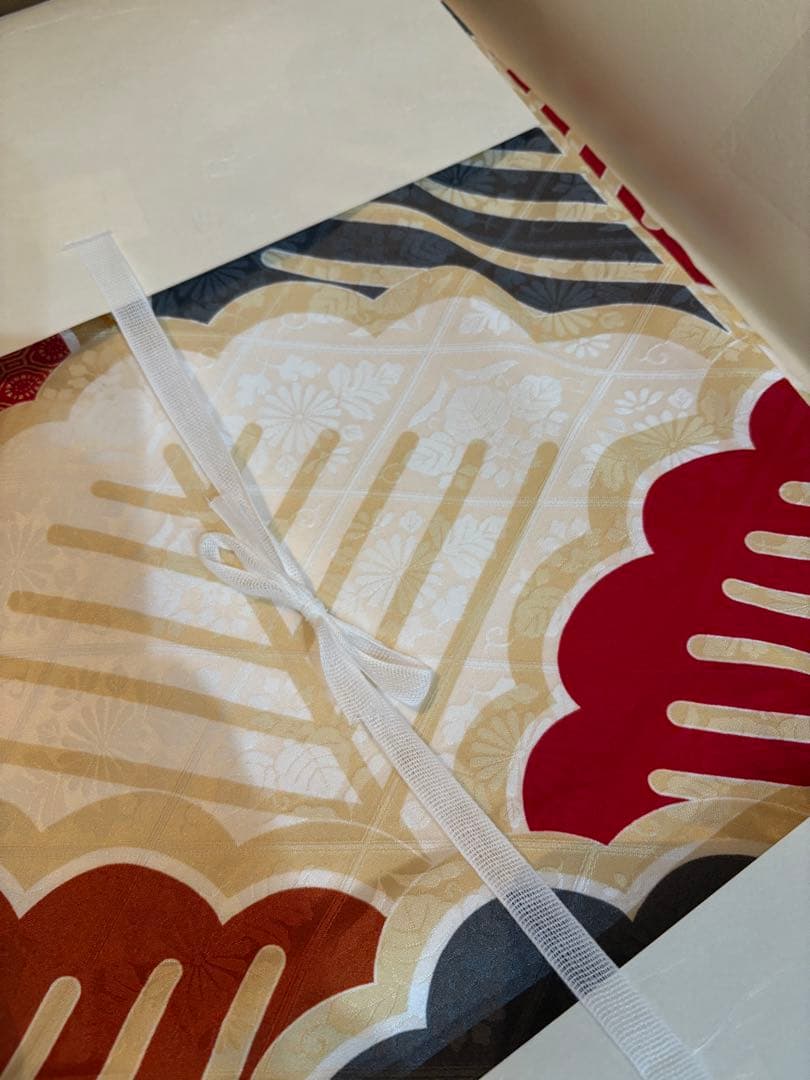 松総柄　個性的な振袖