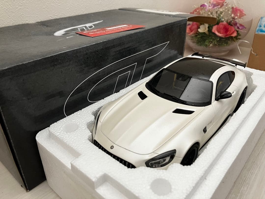 1/18京商 メルセデス AMG GTR