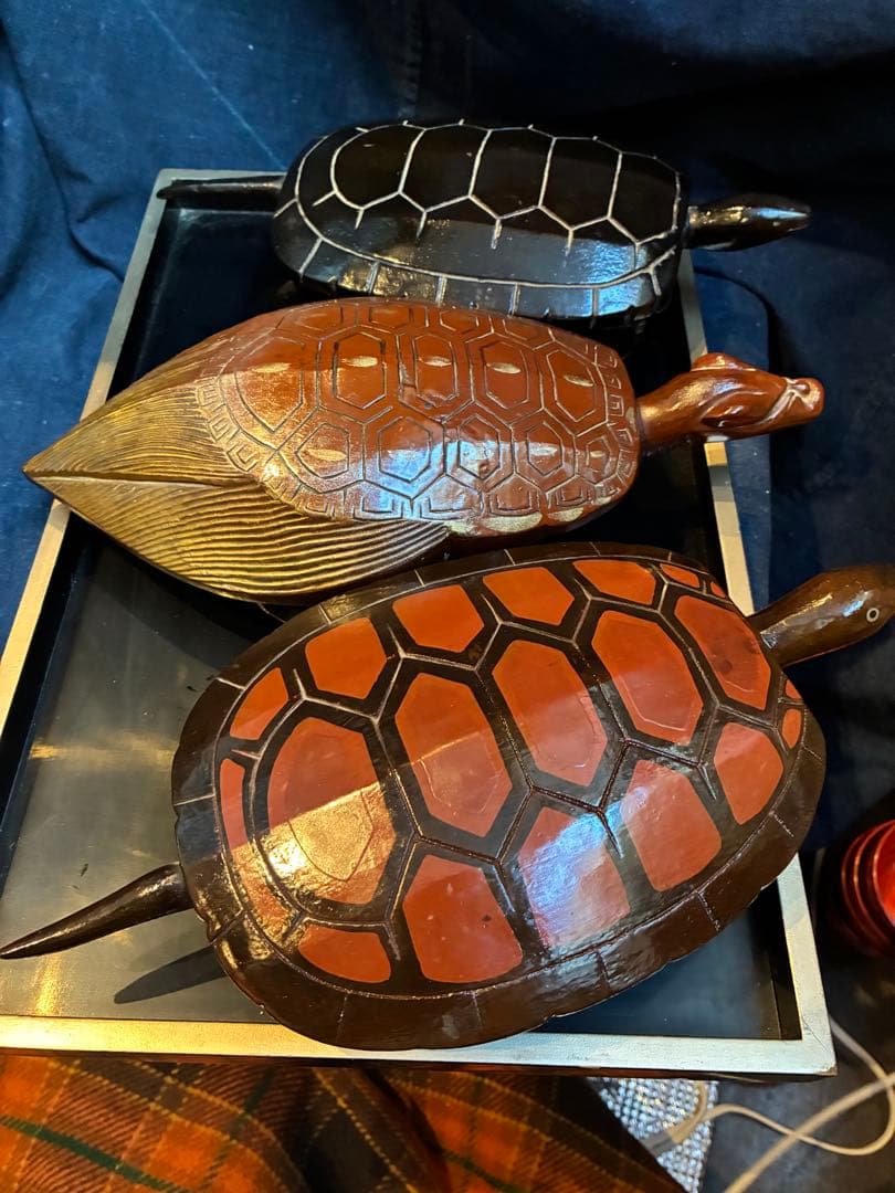 漆器　明治時代　亀　3匹　木製　縁起物　長寿　置物　木彫　かめ