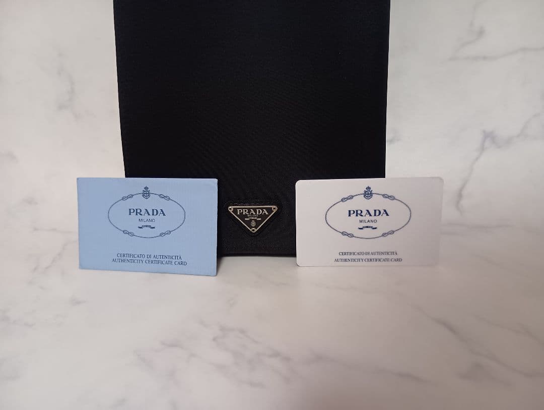 極美品 プラダ 　PRADA　ネクタイケース　ネクタイ収納　キャリングケース