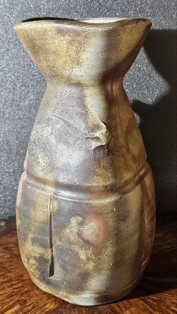 県重要無形文化財保持者　松井興之 造　備前花入　共箱　共布　陶歴書　茶道具茶器