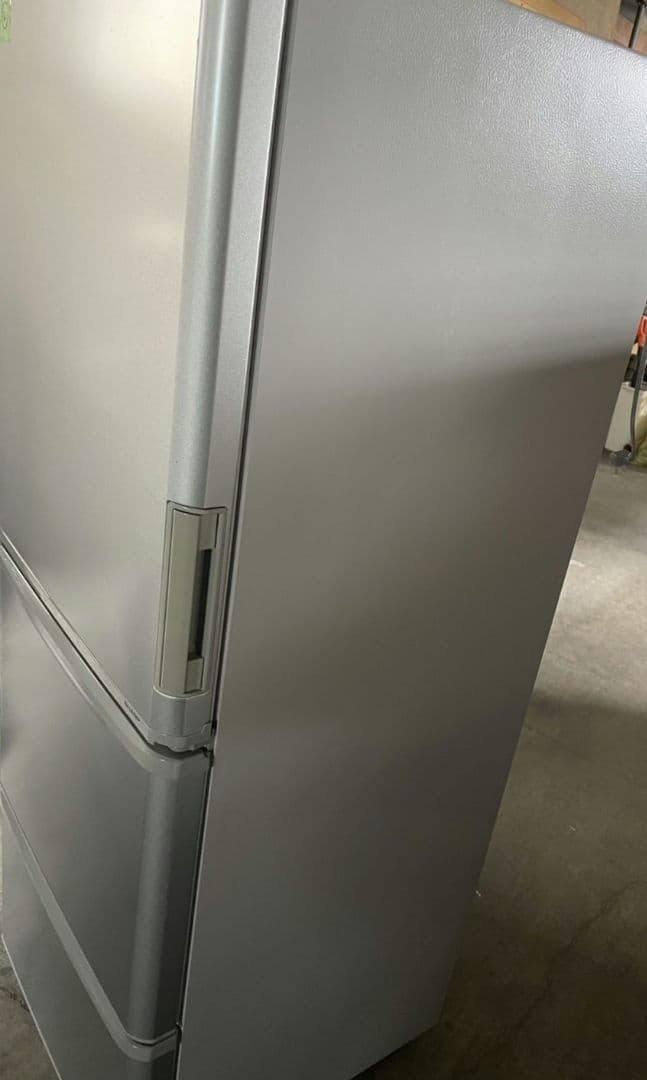 031104 SHARP ノンフロン冷凍冷蔵庫　SJ-W352E-S