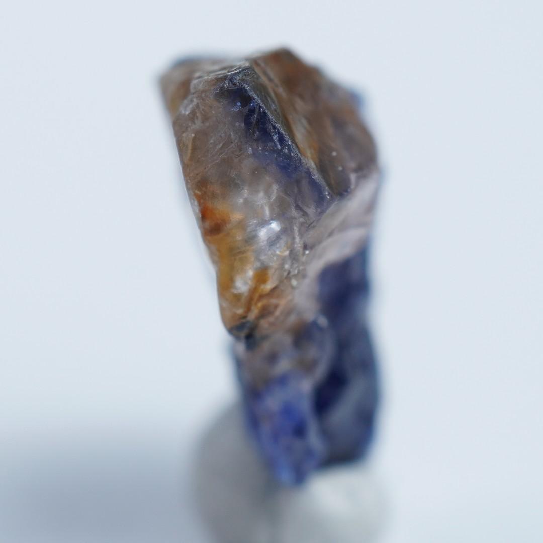 ウインザバイカラーブルーサファイア　原石　タンザニア