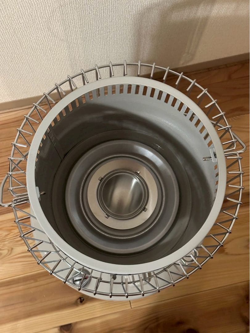 【新品・未使用】トヨトミ 石油ストーブ ホワイト　KS-67H