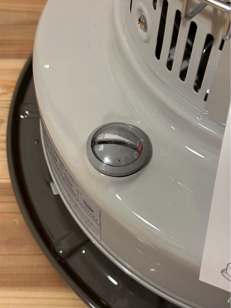 【新品・未使用】トヨトミ 石油ストーブ ホワイト　KS-67H