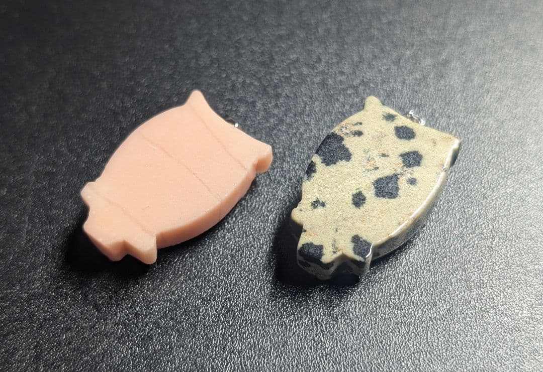 オーダー品確認用可愛いふくろう彫りペンダントトップ8個セット天然石