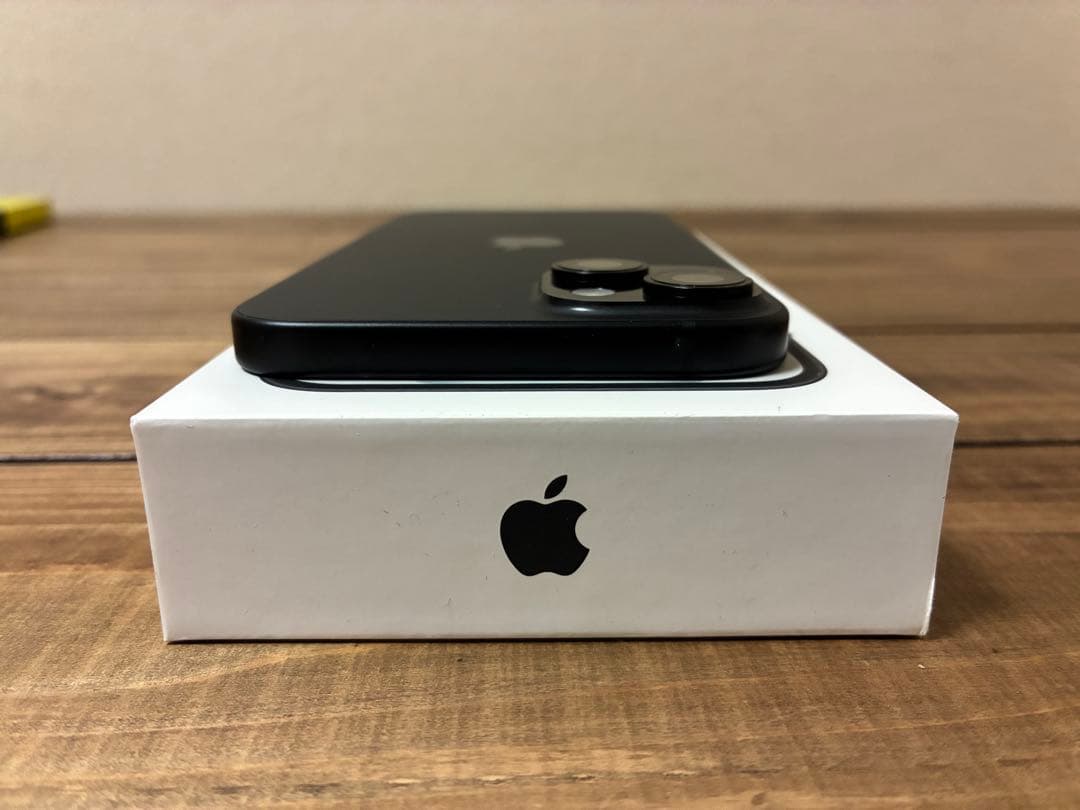 Apple iPhone 15 plus ブラック 128GB 本体 美品