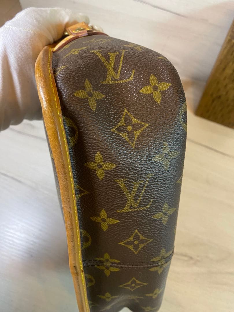 LOUIS VUITTON モノグラム ショルダーバッグ ソローニュ