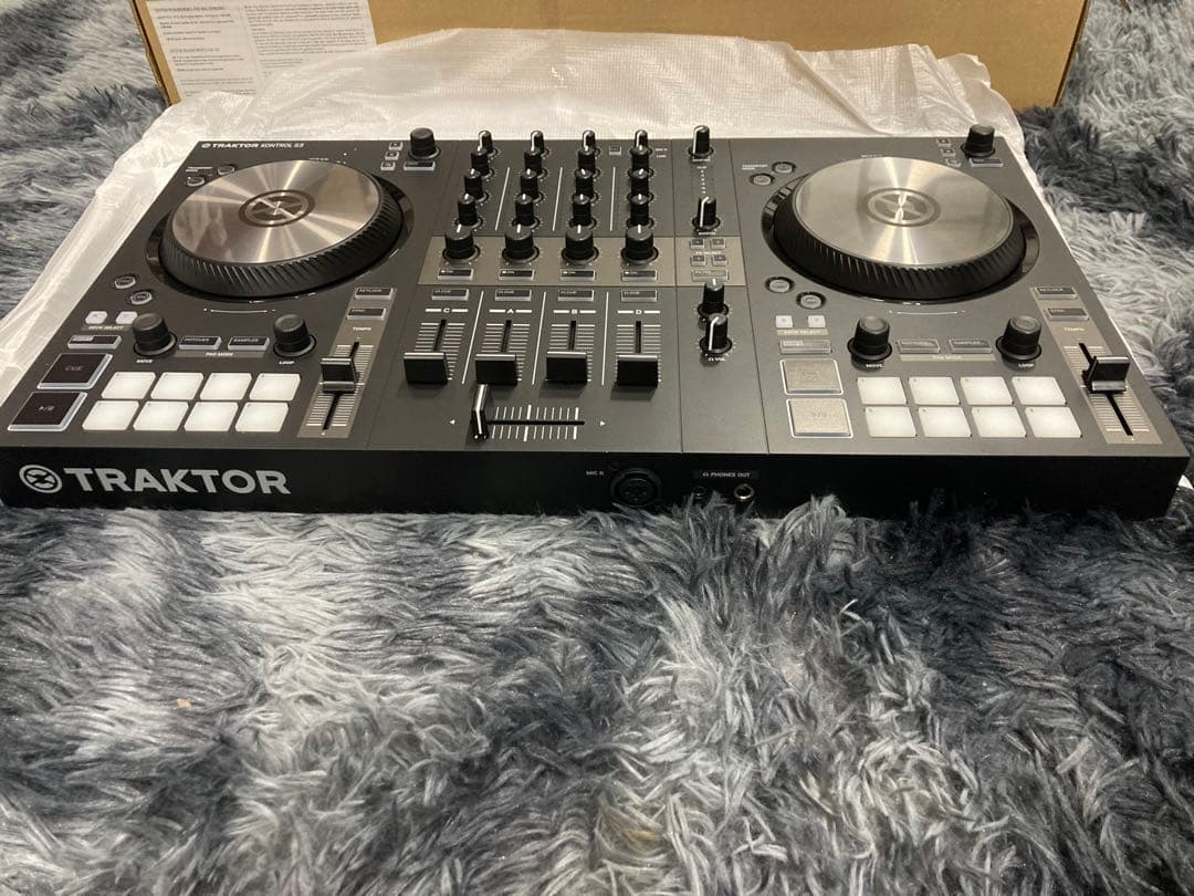 B0101)Traktor Kontrol S3 Djコントローラー