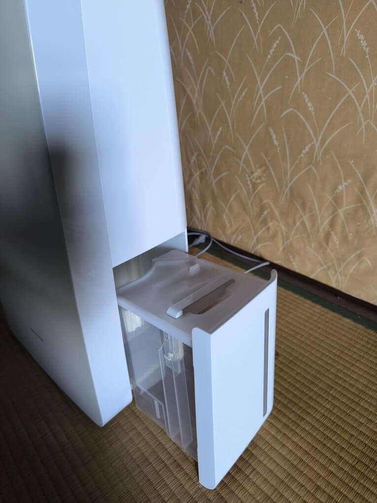 【美品】SHARP シャープ 衣類乾燥除湿機 CV-N120-W 2022年製