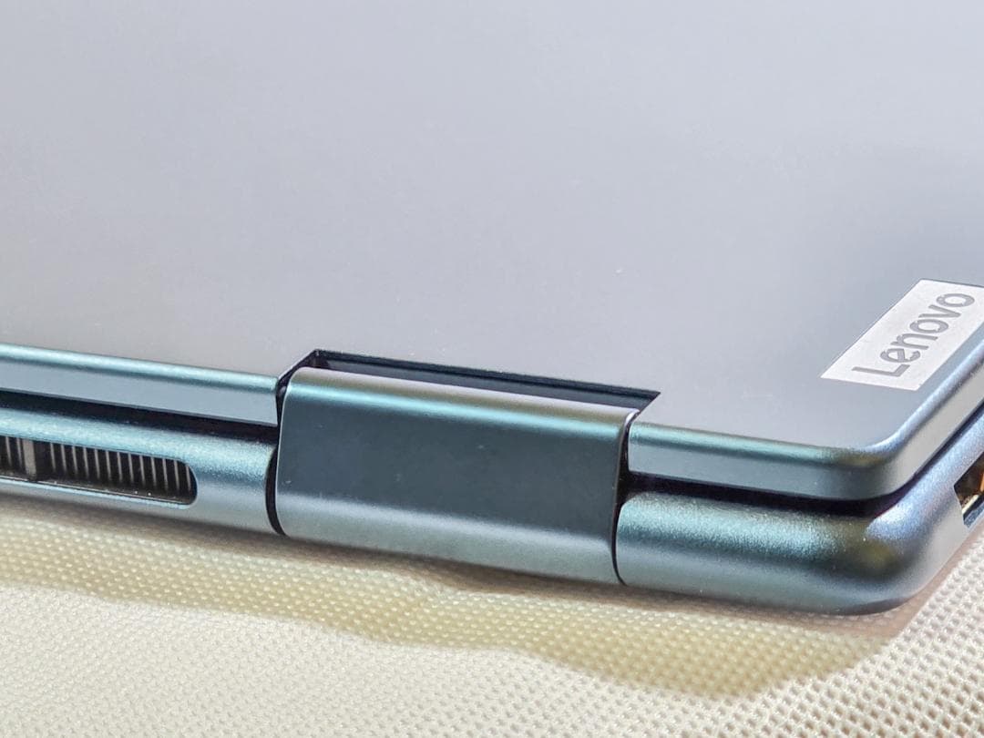 Lenovo Yoga Gen8 13世代i7 プレシジョンペン２付き