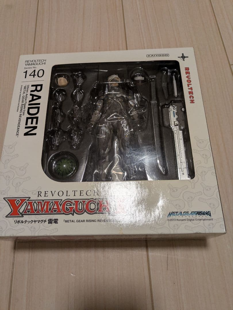 リボルテック　雷電　メタルギアソリッド