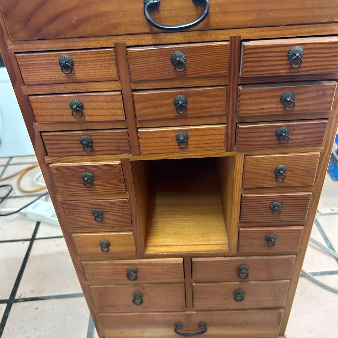 からくり箪笥　薬箪笥　和風デザイン 22引き出し 　隠し扉