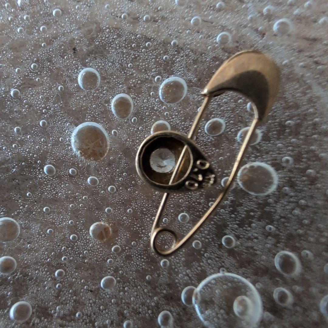 ♪金とダイアモンド〜ピン型ブローチ