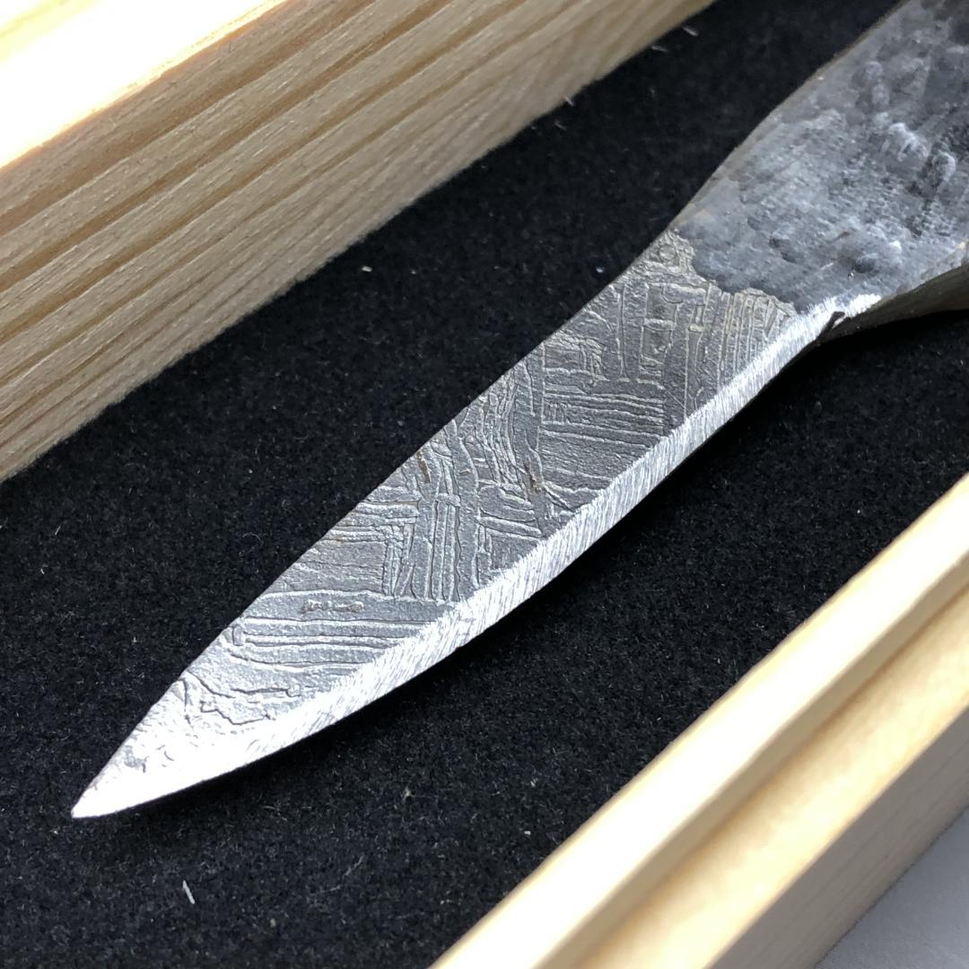 アルタイ隕石　 鉄隕石　メテオライト　模造刀　重さ約152ｇ 共箱