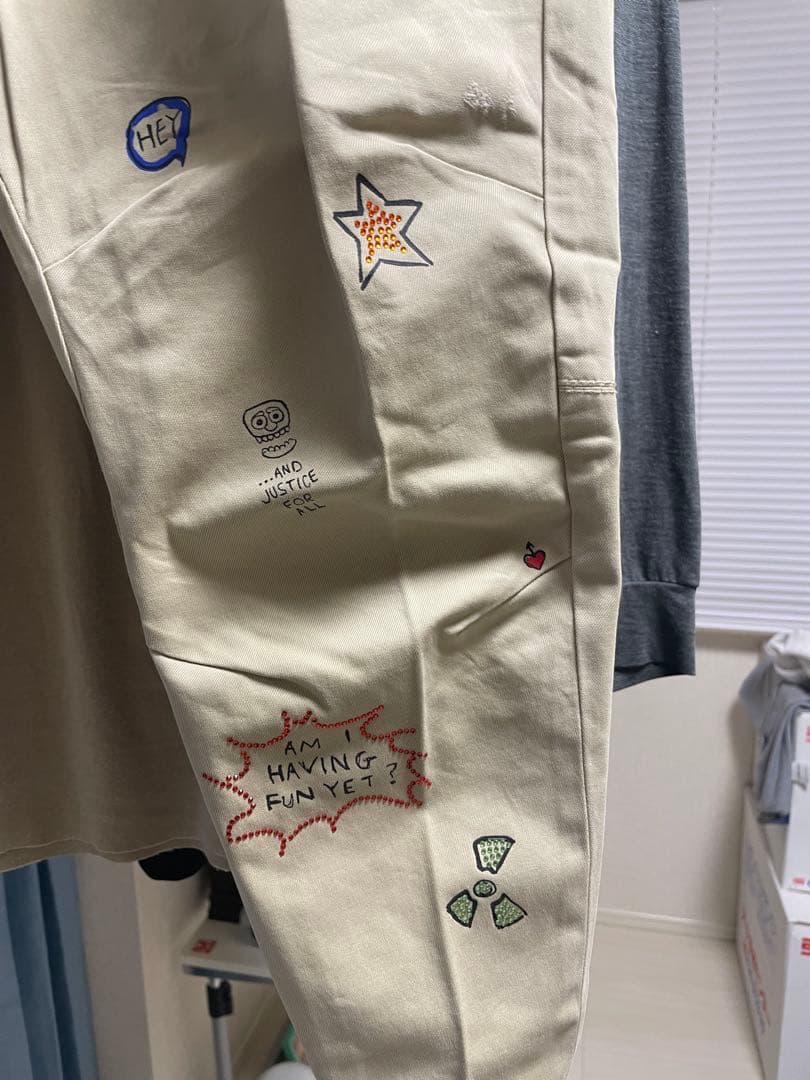 DSQUARED2ペイントラインストーン入りパンツ