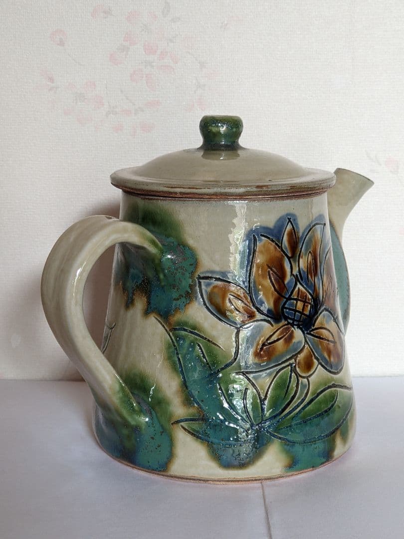 ♦民藝 琉球焼 緑釉流し掛け 箆彫り 草花文 水注 ポット 沖縄 やちむん骨董品