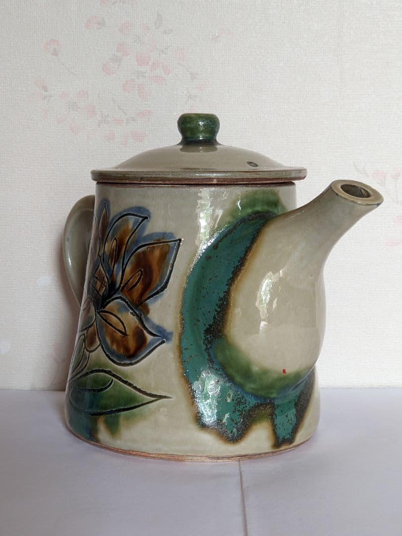 ♦民藝 琉球焼 緑釉流し掛け 箆彫り 草花文 水注 ポット 沖縄 やちむん骨董品