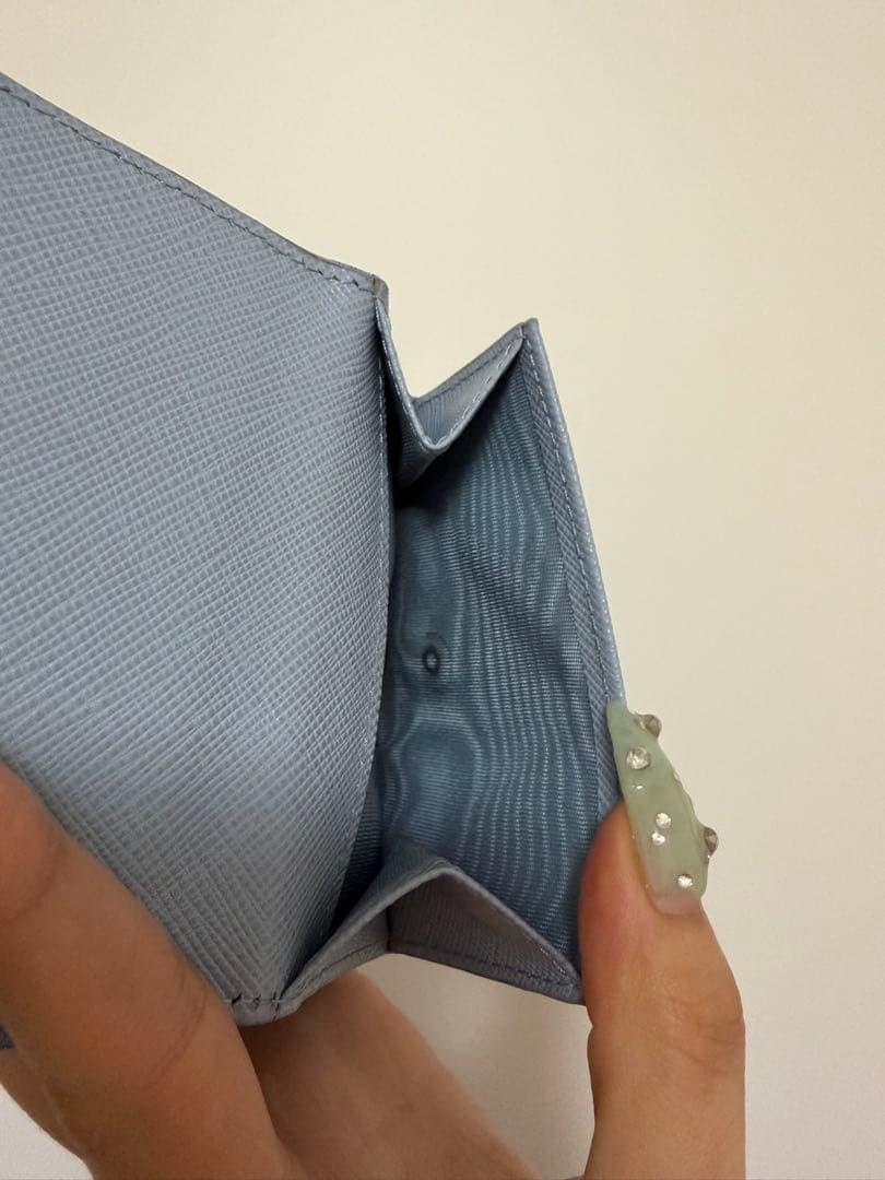 PRADA サフィアーノ トライアングル レザー 三つ折り財布 水色 ウォレット