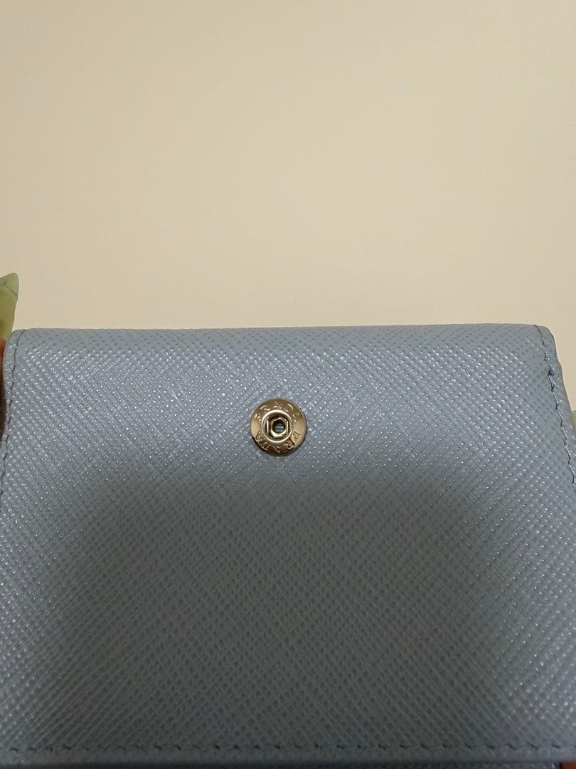 PRADA サフィアーノ トライアングル レザー 三つ折り財布 水色 ウォレット