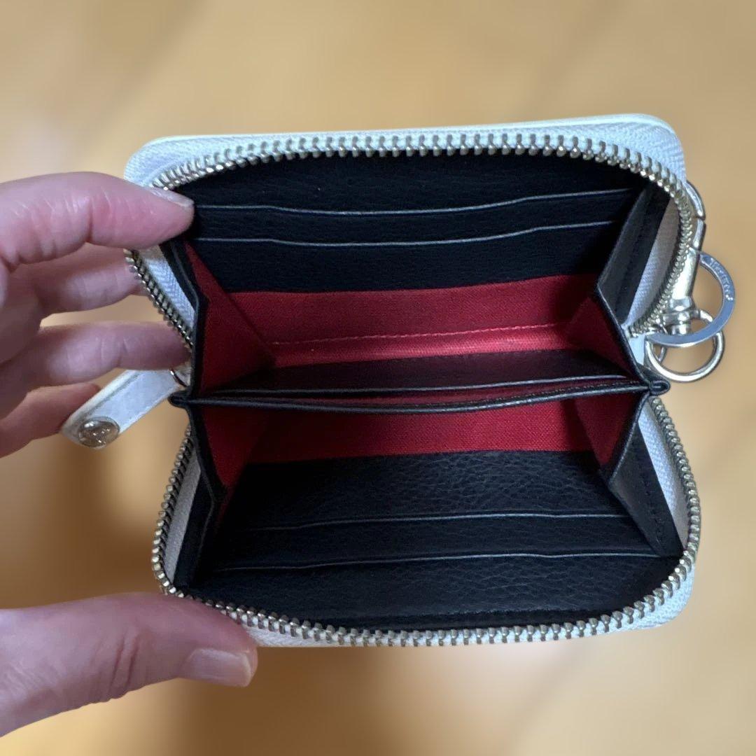 Vivienne Westwood KISS ME KITTY ケース