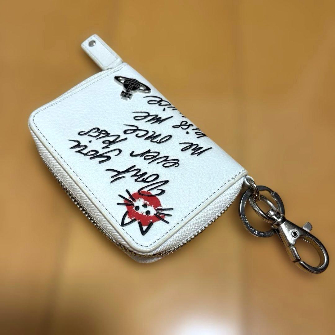 Vivienne Westwood KISS ME KITTY ケース