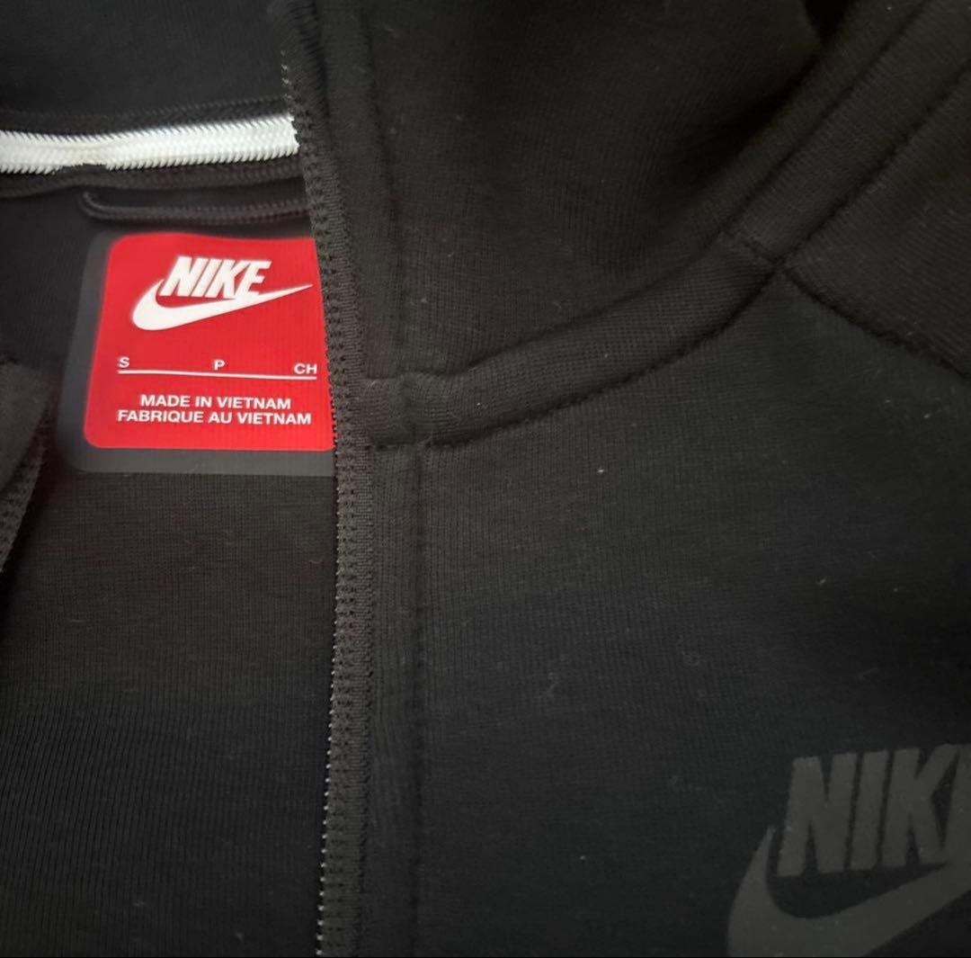 Nike テックフリース