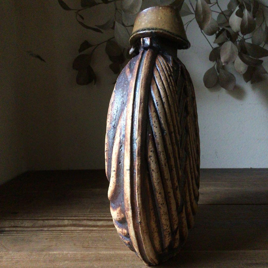 No3660  草文扁壺　陶芸　民藝　陶磁器　一輪挿し　花器　花入　壺　送料無料
