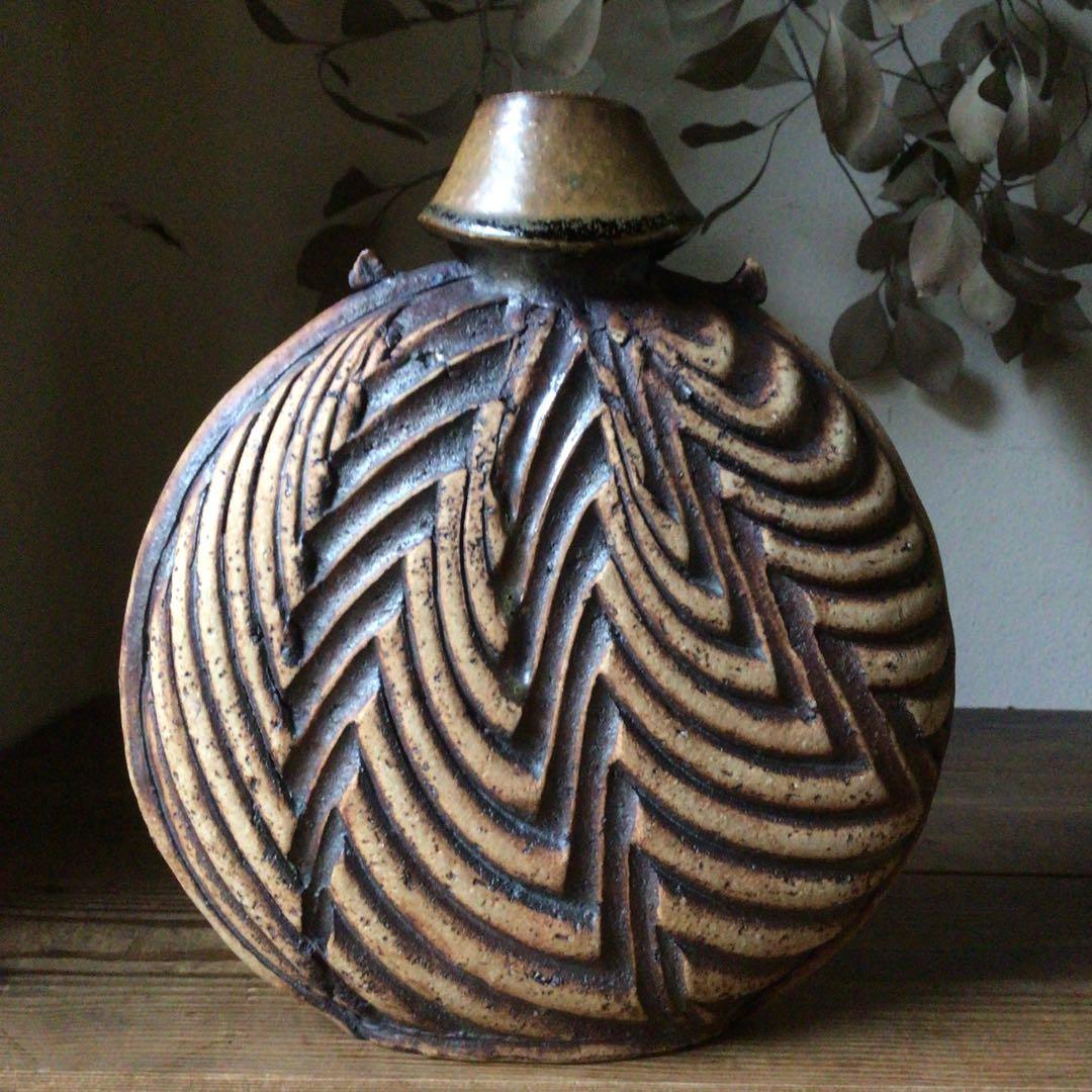 No3660  草文扁壺　陶芸　民藝　陶磁器　一輪挿し　花器　花入　壺　送料無料