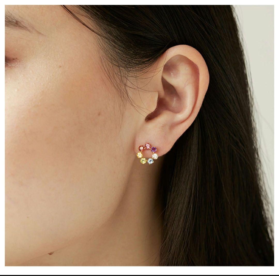 アミュレット　ピアス　k18　七色　レインボー　虹