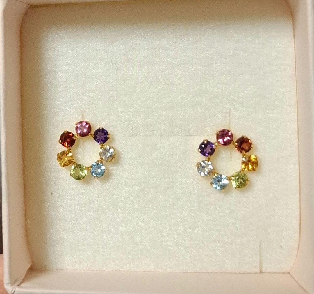 アミュレット　ピアス　k18　七色　レインボー　虹