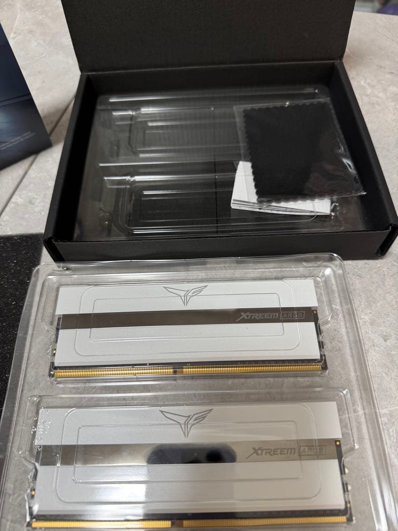 メモリ : xtreem white ddr4 3200mhz 16gb×2枚