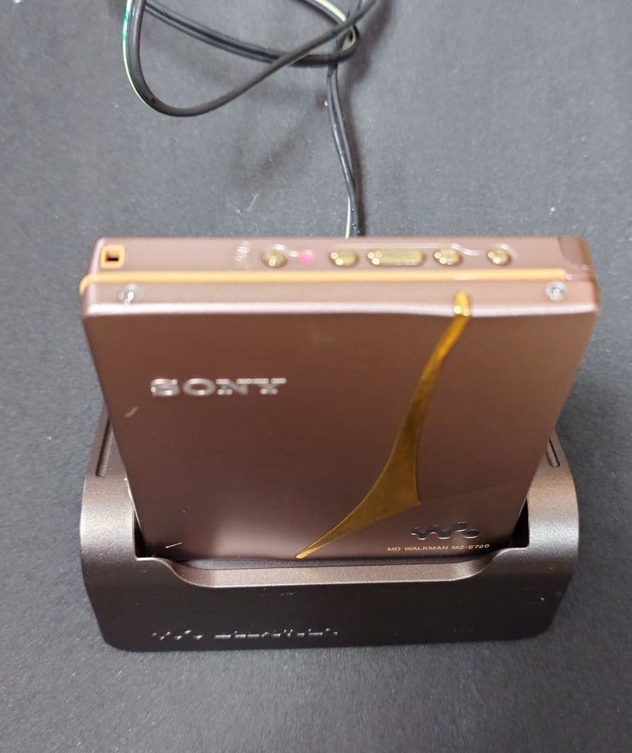 気まぐれ特価♥超メルカリ市♥中古品SONY MD WALKMAN MZ-E720