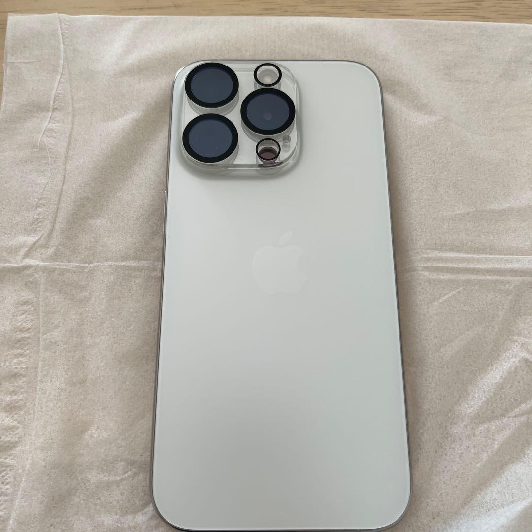 iPhone 15 Pro 256GB ホワイトチタニウム SIMフリー