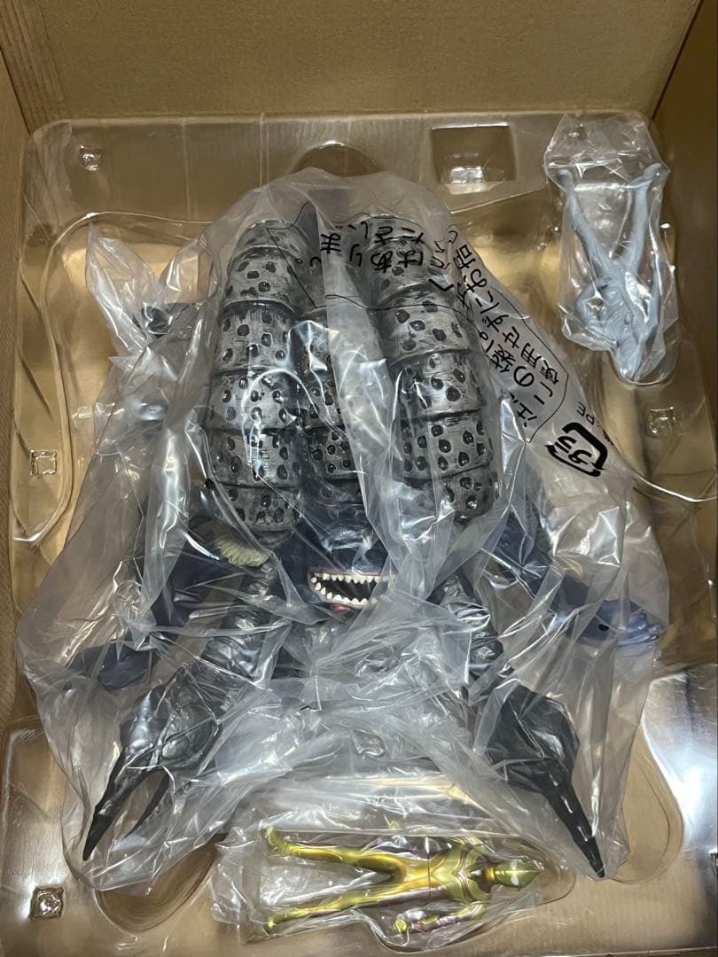 ガシャポン ウルトラヒーロー500&ウルトラ怪獣DX 光と闇の最終決戦セット