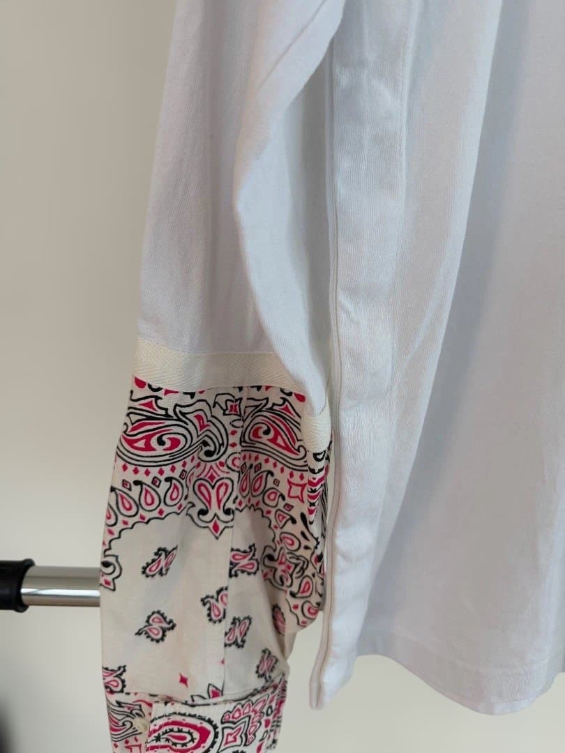 Sacai メンズ　ホワイト Tシャツ バンダナ柄 袖