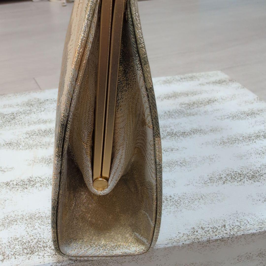 ももCafe様銀座ぜん屋本店　ゴールド地で品も良し　格もある