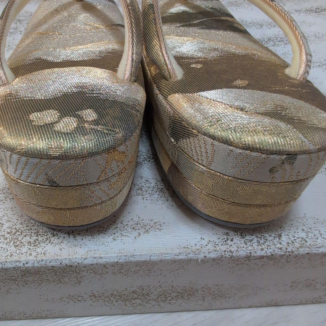 ももCafe様銀座ぜん屋本店　ゴールド地で品も良し　格もある