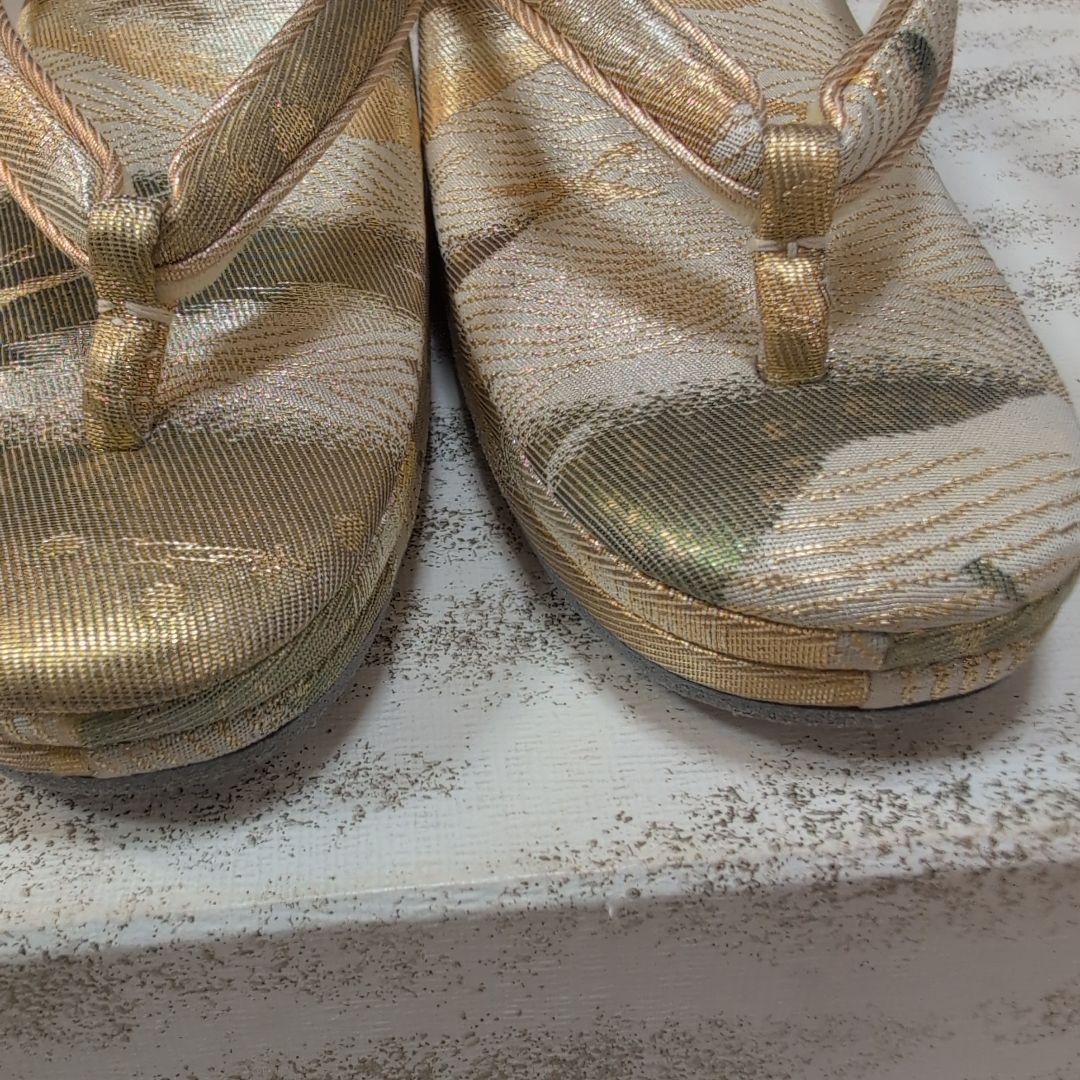 ももCafe様銀座ぜん屋本店　ゴールド地で品も良し　格もある