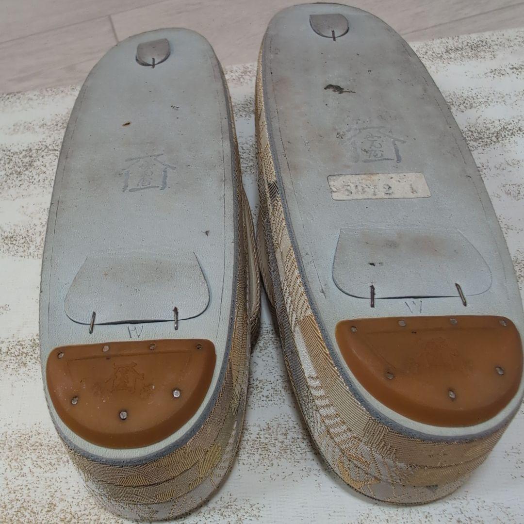 ももCafe様銀座ぜん屋本店　ゴールド地で品も良し　格もある