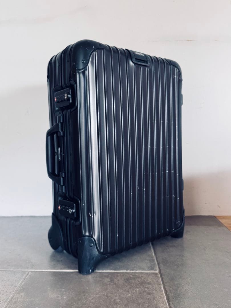 ユナイテッドアローズ別注 RIMOWA topas stealth 機内持込可