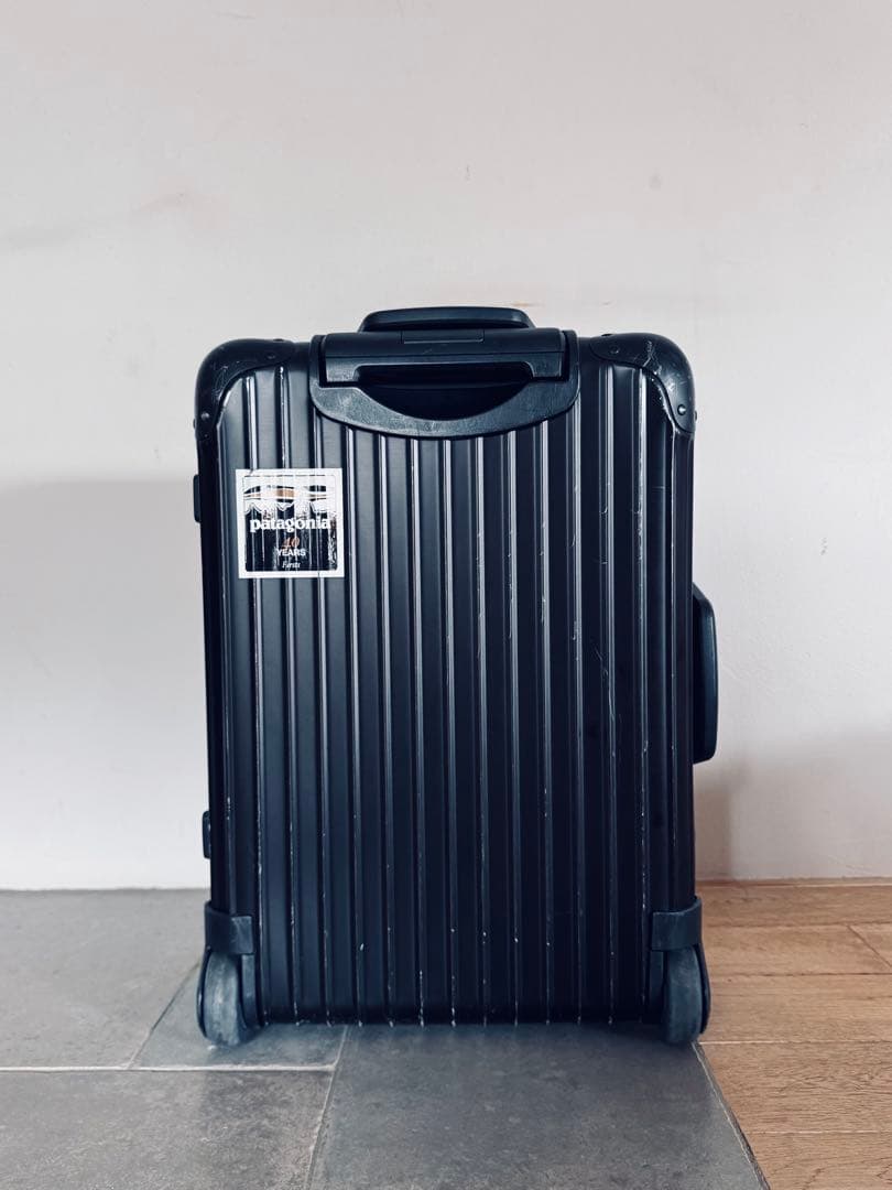 ユナイテッドアローズ別注 RIMOWA topas stealth 機内持込可
