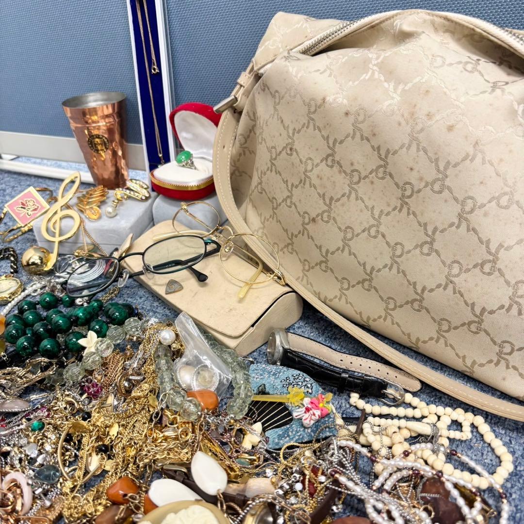 遺品整理 アクセサリー 時計 まとめ ブローチ タイピン 刻印未検品 1591