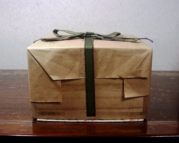 酒津焼　武者小路千家 有隣斎宗匠　書付 銘・女郎花　茶碗　無傷　共箱　保証。