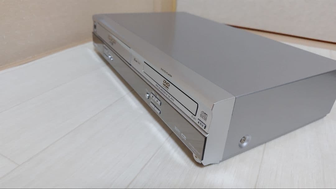 【動作品】Panasonic　DVDプレーヤー一体型ビデオ　NV-VP30