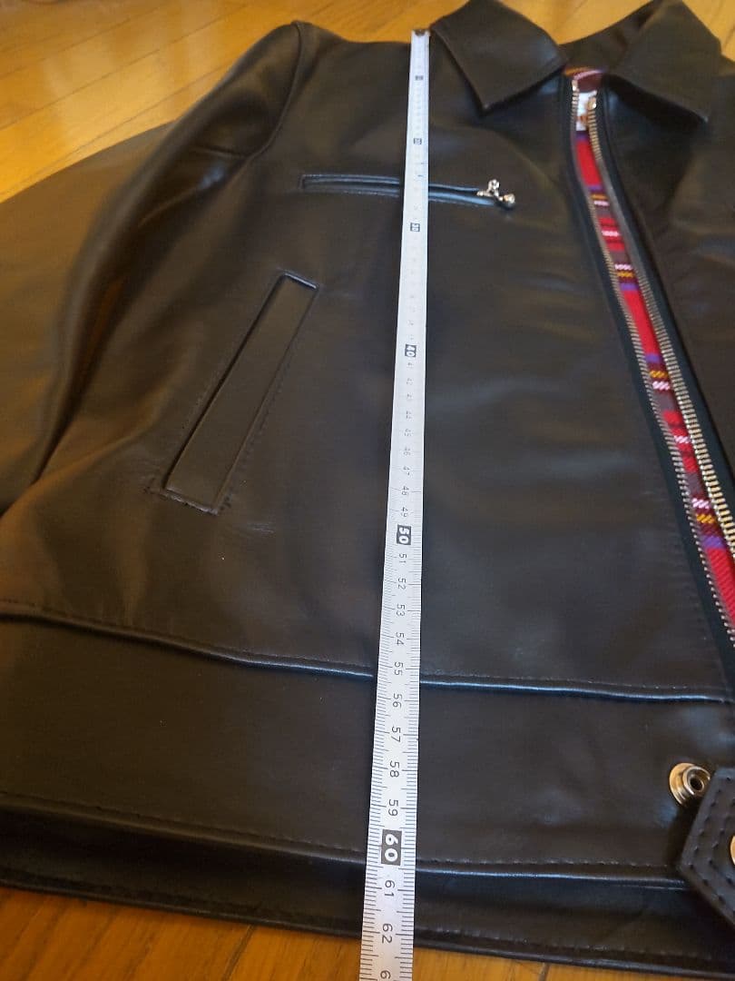 新品未使用品ルイスレザードミネーター タイトフィット