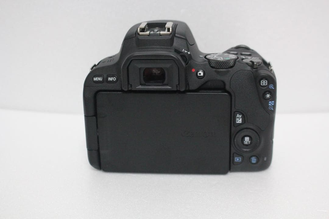 キャノン Canon EOS Kiss X9標準&望遠&単焦点レンズセット