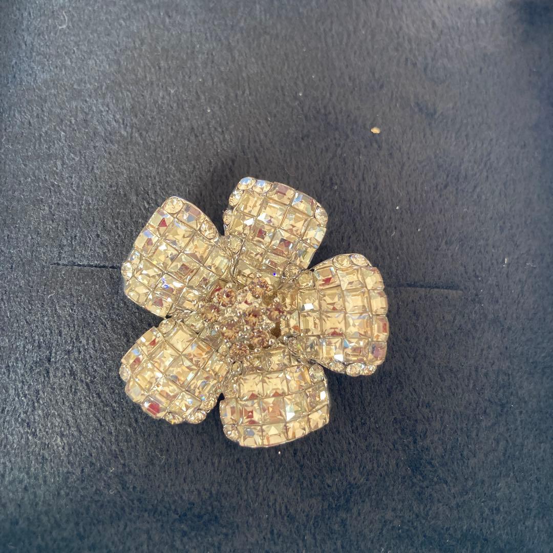 【新品】FOXEY ブローチ 定価33000