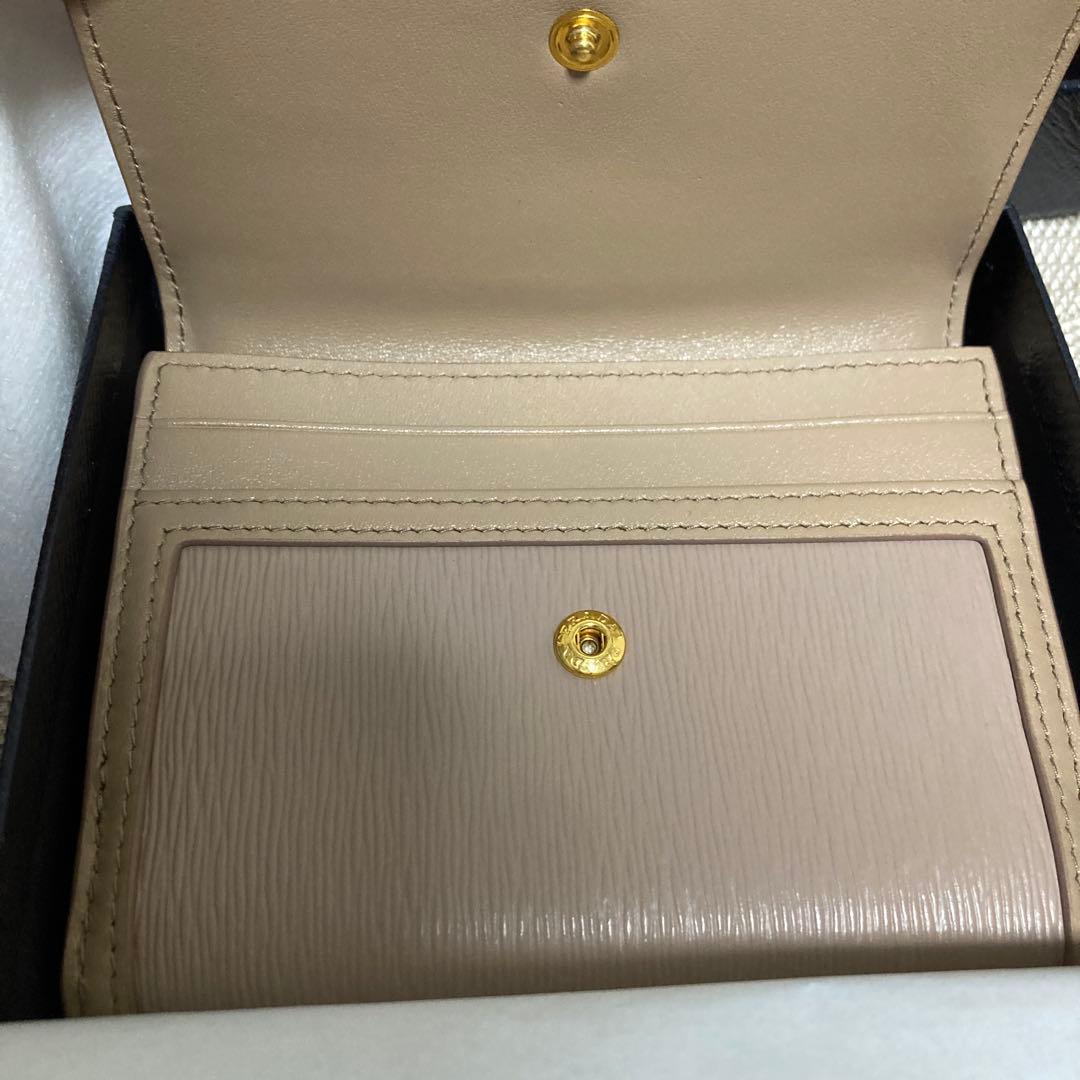 PRADA ベージュ折りたたみ財布